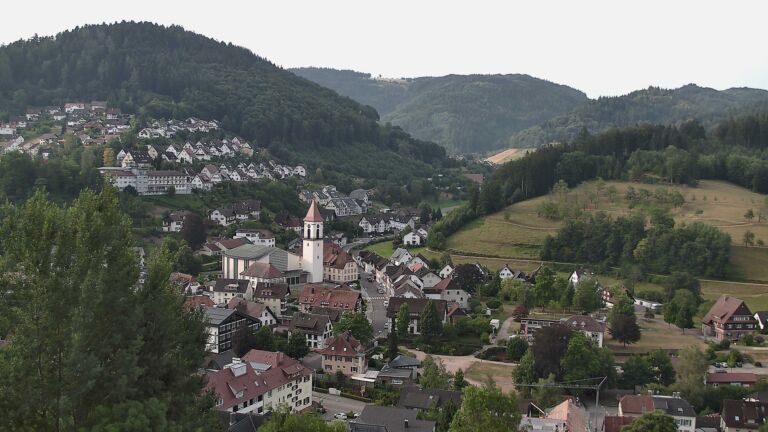 Dieses Bild zeigt eine Webcam-Aufnahme von Ottenhöfen, aufgenommen am Mittwoch, den 15.07.2026 um 08:10 Uhr