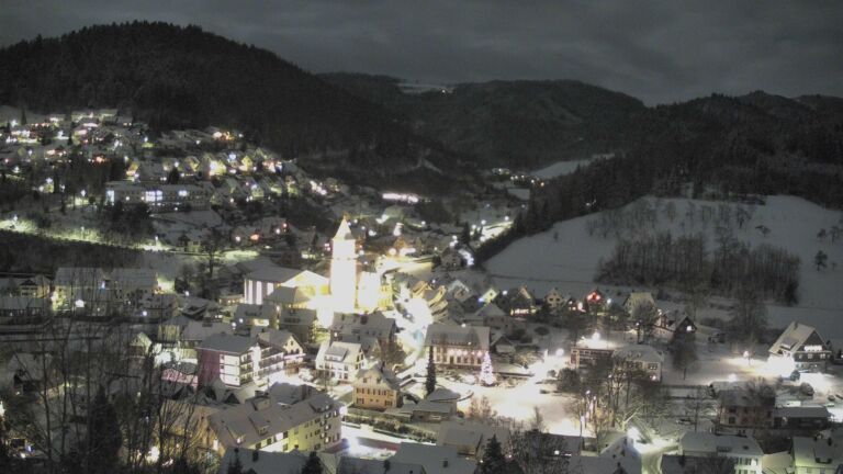 Dieses Bild zeigt eine Webcam-Aufnahme von Ottenhöfen, aufgenommen am Samstag, den 03.01.2026 um 21:30 Uhr