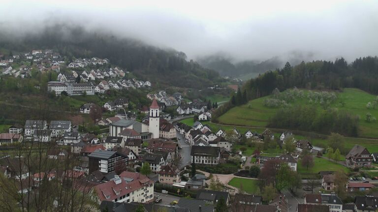 Dieses Bild zeigt eine Webcam-Aufnahme von Ottenhöfen, aufgenommen am Montag, den 13.04.2026 um 09:10 Uhr