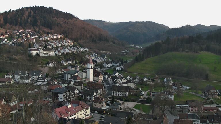 Dieses Bild zeigt eine Webcam-Aufnahme von Ottenhöfen, aufgenommen am Sonntag, den 22.03.2026 um 18:00 Uhr