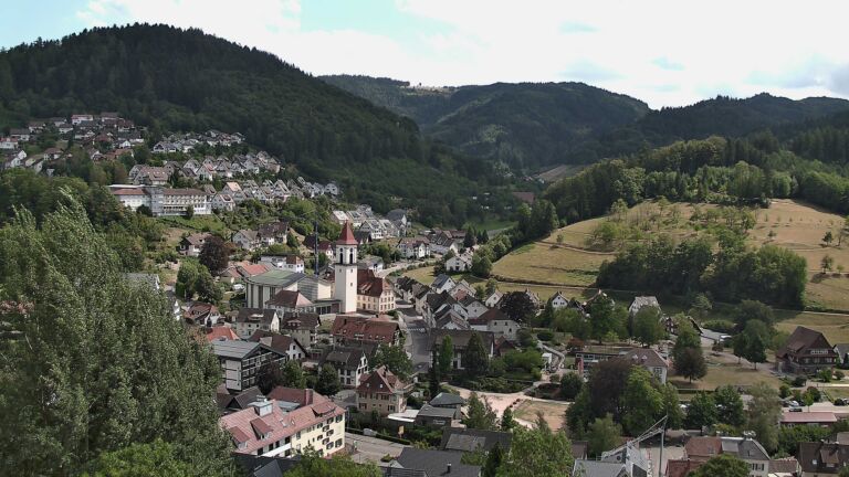 Dieses Bild zeigt eine Webcam-Aufnahme von Ottenhöfen, aufgenommen am Mittwoch, den 05.08.2026 um 15:20 Uhr