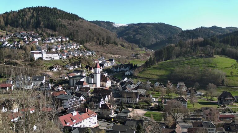 Dieses Bild zeigt eine Webcam-Aufnahme von Ottenhöfen, aufgenommen am Donnerstag, den 02.04.2026 um 17:40 Uhr