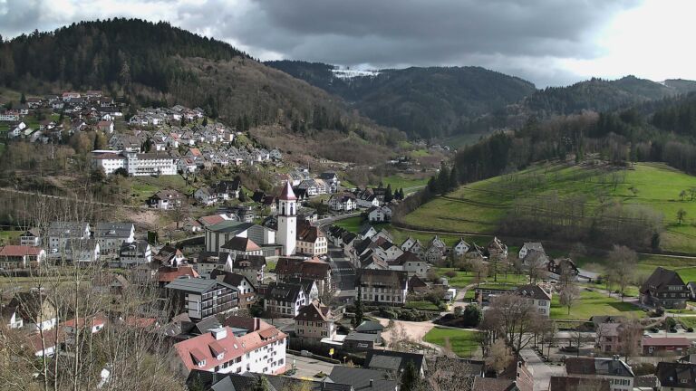 Dieses Bild zeigt eine Webcam-Aufnahme von Ottenhöfen, aufgenommen am Dienstag, den 31.03.2026 um 16:40 Uhr