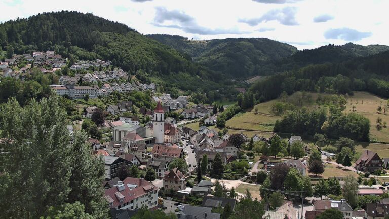 Dieses Bild zeigt eine Webcam-Aufnahme von Ottenhöfen, aufgenommen am Dienstag, den 21.07.2026 um 13:40 Uhr