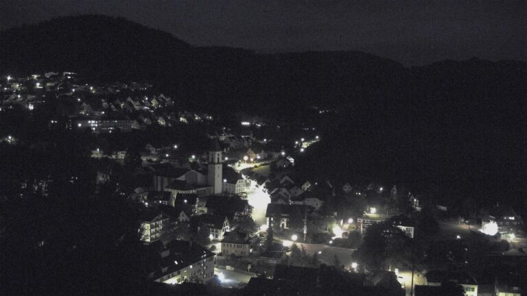 Dieses Bild zeigt eine Webcam-Aufnahme von Ottenhöfen, aufgenommen am Sonntag, den 05.07.2026 um 23:00 Uhr