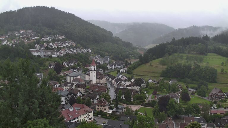 Dieses Bild zeigt eine Webcam-Aufnahme von Ottenhöfen, aufgenommen am Freitag, den 12.06.2026 um 10:00 Uhr