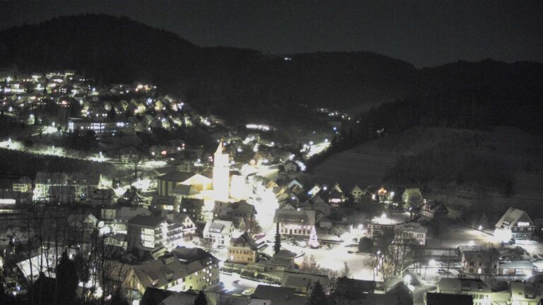 Dieses Bild zeigt eine Webcam-Aufnahme von Ottenhöfen, aufgenommen am Montag, den 05.01.2026 um 19:50 Uhr