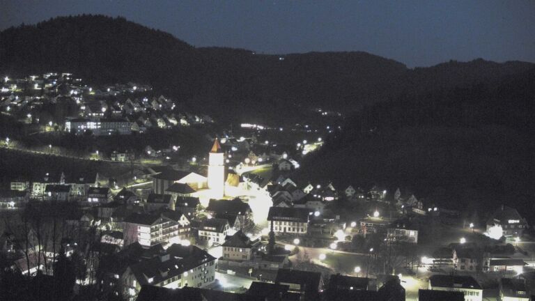 Dieses Bild zeigt eine Webcam-Aufnahme von Ottenhöfen, aufgenommen am Samstag, den 07.03.2026 um 19:10 Uhr