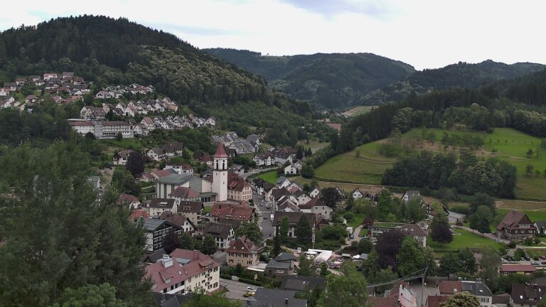 Dieses Bild zeigt eine Webcam-Aufnahme von Ottenhöfen, aufgenommen am Sonntag, den 21.06.2026 um 20:40 Uhr