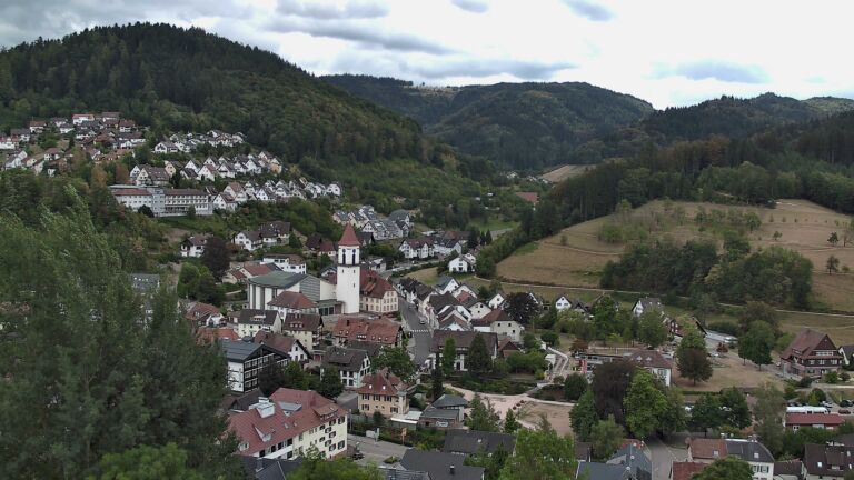 Dieses Bild zeigt eine Webcam-Aufnahme von Ottenhöfen, aufgenommen am Dienstag, den 18.08.2026 um 11:50 Uhr