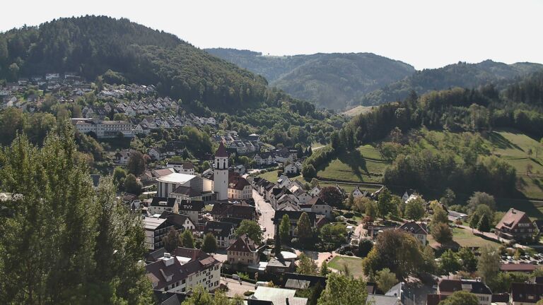 Dieses Bild zeigt eine Webcam-Aufnahme von Ottenhöfen, aufgenommen am Sonntag, den 27.09.2026 um 11:50 Uhr