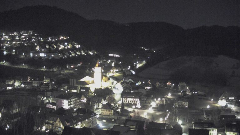 Dieses Bild zeigt eine Webcam-Aufnahme von Ottenhöfen, aufgenommen am Sonntag, den 28.12.2025 um 21:30 Uhr