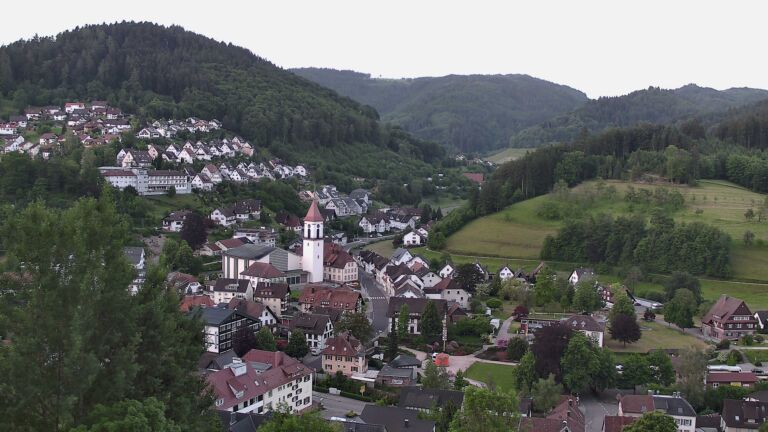 Dieses Bild zeigt eine Webcam-Aufnahme von Ottenhöfen, aufgenommen am Montag, den 25.05.2026 um 05:40 Uhr