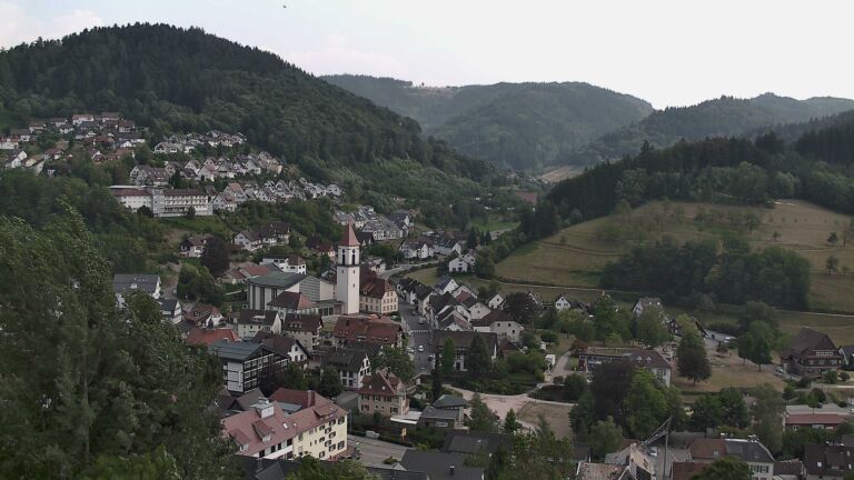 Dieses Bild zeigt eine Webcam-Aufnahme von Ottenhöfen, aufgenommen am Donnerstag, den 30.07.2026 um 16:10 Uhr