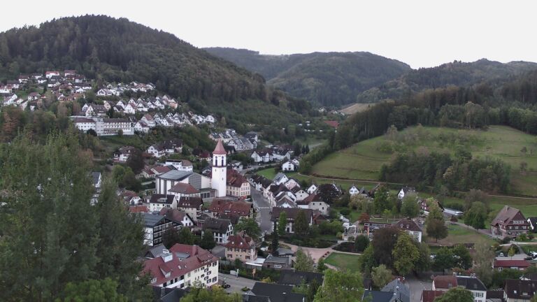 Dieses Bild zeigt eine Webcam-Aufnahme von Ottenhöfen, aufgenommen am Samstag, den 19.09.2026 um 07:10 Uhr