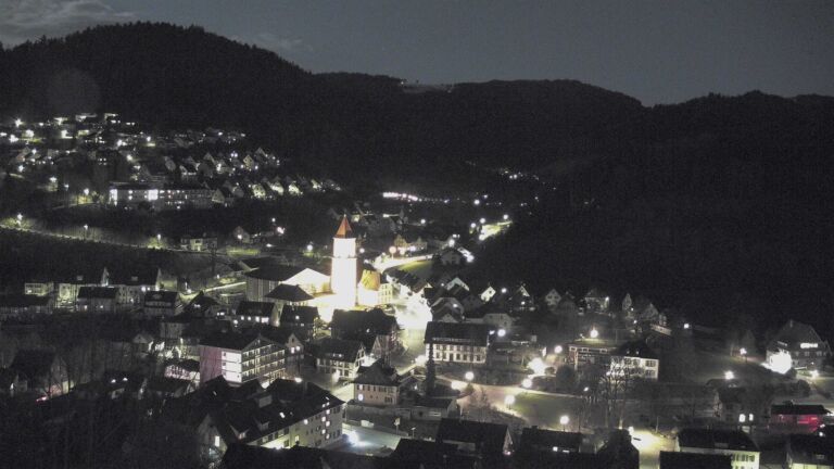 Dieses Bild zeigt eine Webcam-Aufnahme von Ottenhöfen, aufgenommen am Mittwoch, den 01.04.2026 um 21:00 Uhr