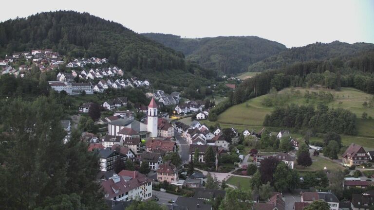 Dieses Bild zeigt eine Webcam-Aufnahme von Ottenhöfen, aufgenommen am Donnerstag, den 28.05.2026 um 05:00 Uhr