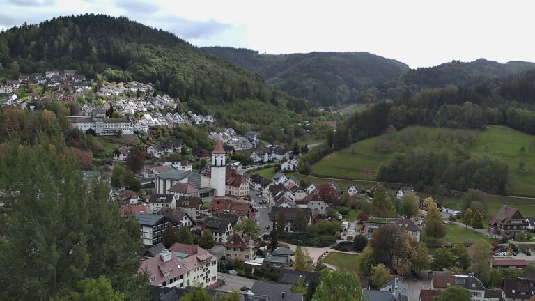Dieses Bild zeigt eine Webcam-Aufnahme von Ottenhöfen, aufgenommen am Samstag, den 24.10.2026 um 14:20 Uhr