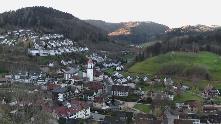 Dieses Bild zeigt eine Webcam-Aufnahme von Ottenhöfen, aufgenommen am Dienstag, den 07.04.2026 um 07:40 Uhr