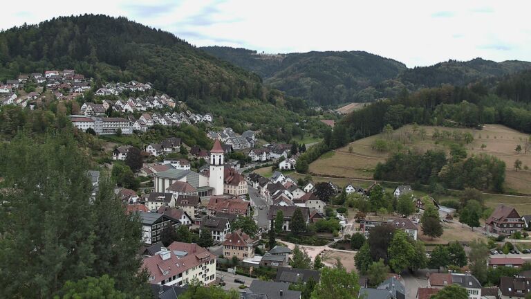Dieses Bild zeigt eine Webcam-Aufnahme von Ottenhöfen, aufgenommen am Freitag, den 21.08.2026 um 11:10 Uhr