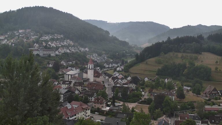 Dieses Bild zeigt eine Webcam-Aufnahme von Ottenhöfen, aufgenommen am Samstag, den 01.08.2026 um 07:00 Uhr