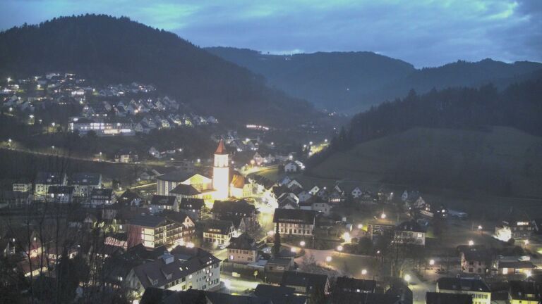 Dieses Bild zeigt eine Webcam-Aufnahme von Ottenhöfen, aufgenommen am Samstag, den 31.01.2026 um 18:00 Uhr