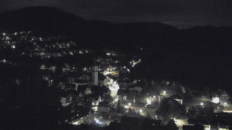 Dieses Bild zeigt eine Webcam-Aufnahme von Ottenhöfen, aufgenommen am Freitag, den 05.06.2026 um 04:00 Uhr