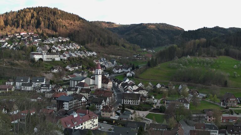 Dieses Bild zeigt eine Webcam-Aufnahme von Ottenhöfen, aufgenommen am Donnerstag, den 09.04.2026 um 19:50 Uhr