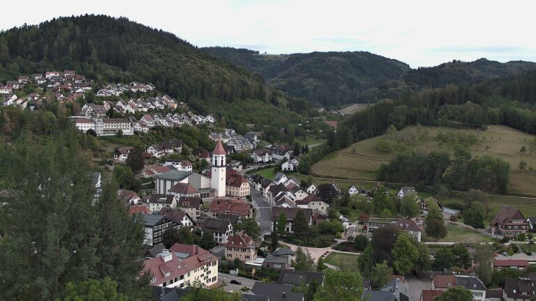 Dieses Bild zeigt eine Webcam-Aufnahme von Ottenhöfen, aufgenommen am Donnerstag, den 03.09.2026 um 19:30 Uhr