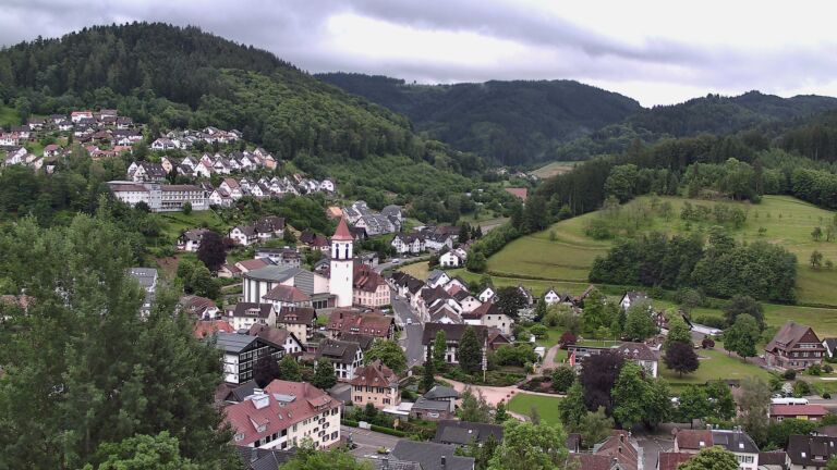 Dieses Bild zeigt eine Webcam-Aufnahme von Ottenhöfen, aufgenommen am Mittwoch, den 03.06.2026 um 07:50 Uhr