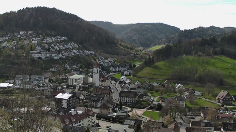 Dieses Bild zeigt eine Webcam-Aufnahme von Ottenhöfen, aufgenommen am Montag, den 06.04.2026 um 11:10 Uhr