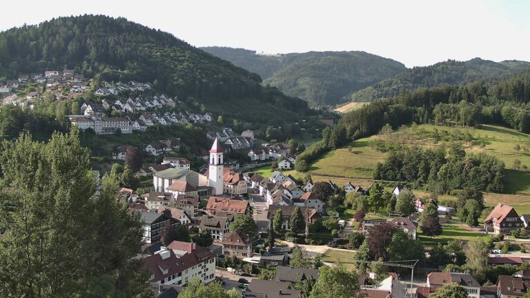 Dieses Bild zeigt eine Webcam-Aufnahme von Ottenhöfen, aufgenommen am Donnerstag, den 02.07.2026 um 08:10 Uhr
