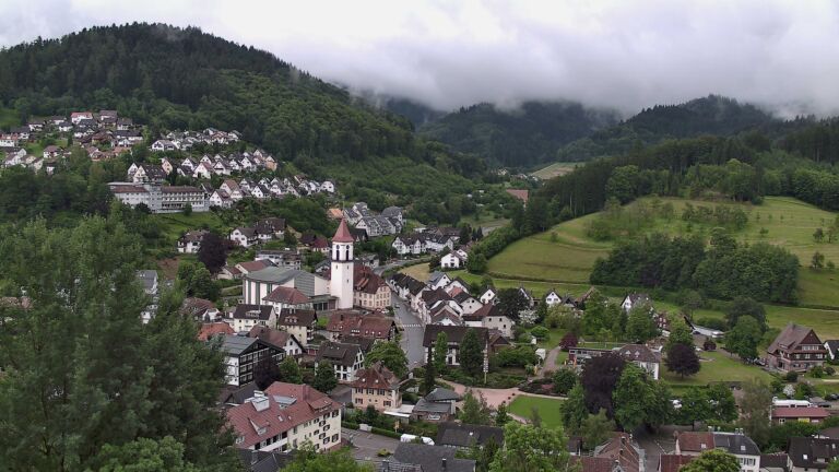Dieses Bild zeigt eine Webcam-Aufnahme von Ottenhöfen, aufgenommen am Dienstag, den 02.06.2026 um 16:40 Uhr