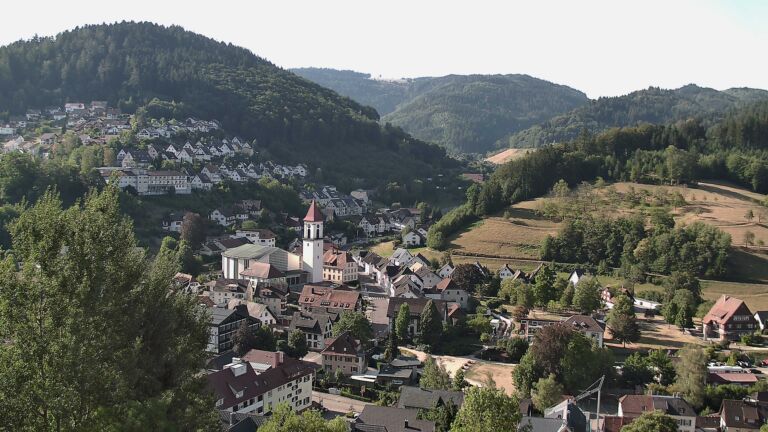 Dieses Bild zeigt eine Webcam-Aufnahme von Ottenhöfen, aufgenommen am Dienstag, den 11.08.2026 um 09:10 Uhr