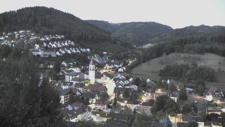 Dieses Bild zeigt eine Webcam-Aufnahme von Ottenhöfen, aufgenommen am Samstag, den 08.08.2026 um 05:30 Uhr