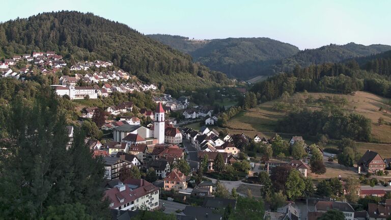 Dieses Bild zeigt eine Webcam-Aufnahme von Ottenhöfen, aufgenommen am Donnerstag, den 30.07.2026 um 20:00 Uhr