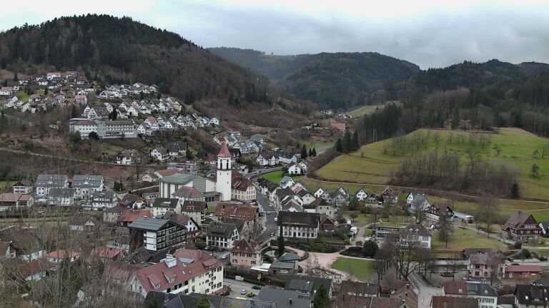 Dieses Bild zeigt eine Webcam-Aufnahme von Ottenhöfen, aufgenommen am Donnerstag, den 19.02.2026 um 16:10 Uhr