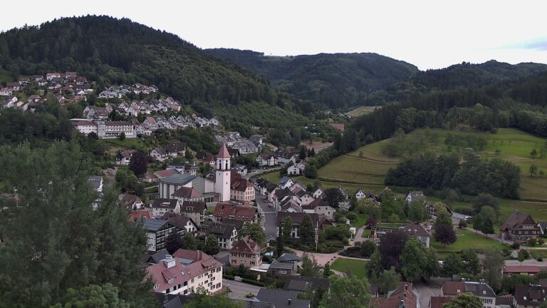 Dieses Bild zeigt eine Webcam-Aufnahme von Ottenhöfen, aufgenommen am Mittwoch, den 10.06.2026 um 20:20 Uhr