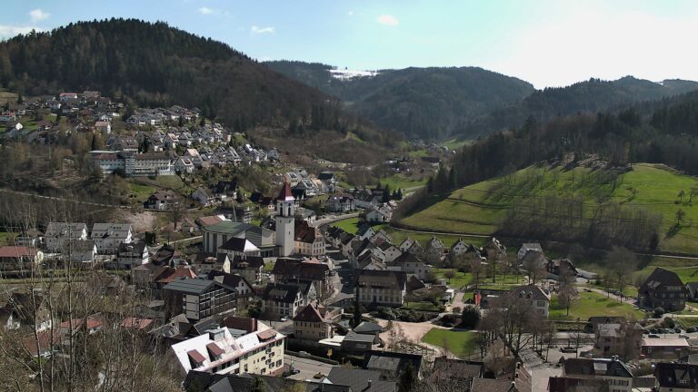 Dieses Bild zeigt eine Webcam-Aufnahme von Ottenhöfen, aufgenommen am Donnerstag, den 02.04.2026 um 15:00 Uhr