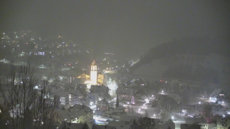 Dieses Bild zeigt eine Webcam-Aufnahme von Ottenhöfen, aufgenommen am Freitag, den 02.01.2026 um 19:00 Uhr