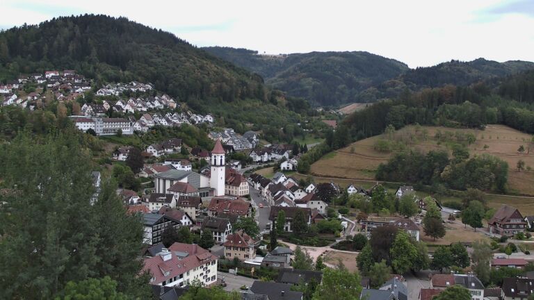 Dieses Bild zeigt eine Webcam-Aufnahme von Ottenhöfen, aufgenommen am Mittwoch, den 19.08.2026 um 07:20 Uhr