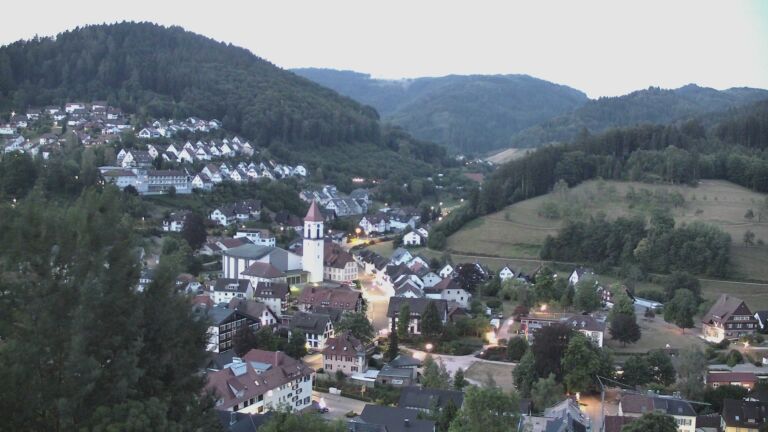 Dieses Bild zeigt eine Webcam-Aufnahme von Ottenhöfen, aufgenommen am Sonntag, den 02.08.2026 um 05:30 Uhr