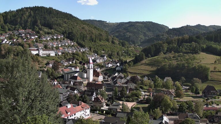 Dieses Bild zeigt eine Webcam-Aufnahme von Ottenhöfen, aufgenommen am Dienstag, den 08.09.2026 um 16:50 Uhr