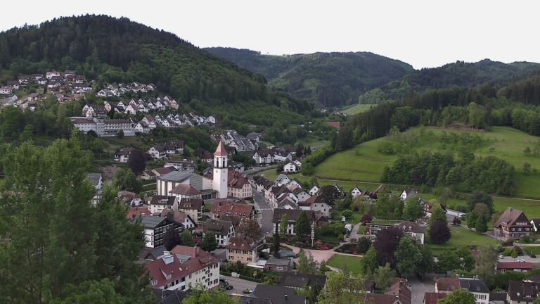 Dieses Bild zeigt eine Webcam-Aufnahme von Ottenhöfen, aufgenommen am Mittwoch, den 13.05.2026 um 07:00 Uhr