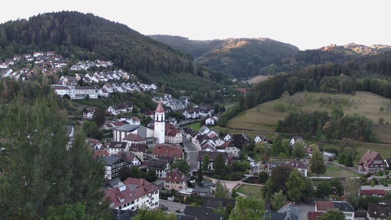 Dieses Bild zeigt eine Webcam-Aufnahme von Ottenhöfen, aufgenommen am Freitag, den 04.09.2026 um 07:30 Uhr