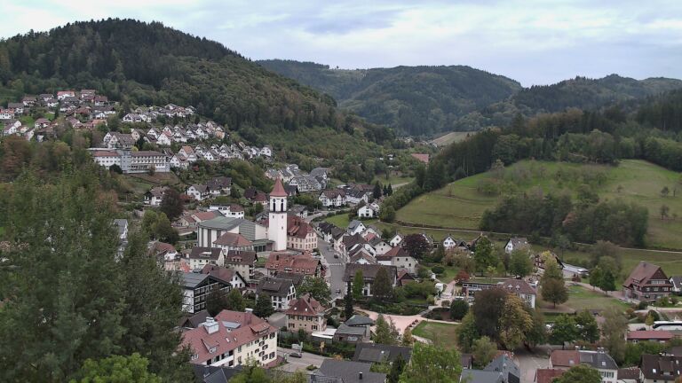 Dieses Bild zeigt eine Webcam-Aufnahme von Ottenhöfen, aufgenommen am Mittwoch, den 07.10.2026 um 18:20 Uhr
