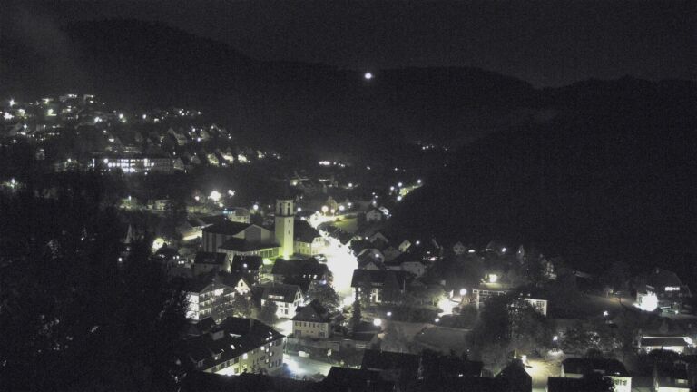 Dieses Bild zeigt eine Webcam-Aufnahme von Ottenhöfen, aufgenommen am Sonntag, den 18.10.2026 um 20:40 Uhr