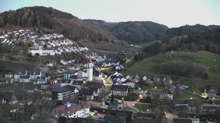 Dieses Bild zeigt eine Webcam-Aufnahme von Ottenhöfen, aufgenommen am Dienstag, den 07.04.2026 um 20:30 Uhr