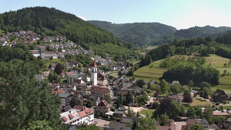 Dieses Bild zeigt eine Webcam-Aufnahme von Ottenhöfen, aufgenommen am Dienstag, den 26.05.2026 um 15:30 Uhr