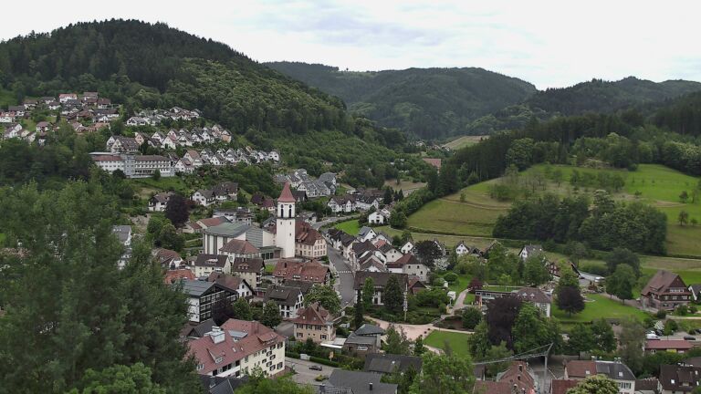 Dieses Bild zeigt eine Webcam-Aufnahme von Ottenhöfen, aufgenommen am Dienstag, den 16.06.2026 um 10:00 Uhr